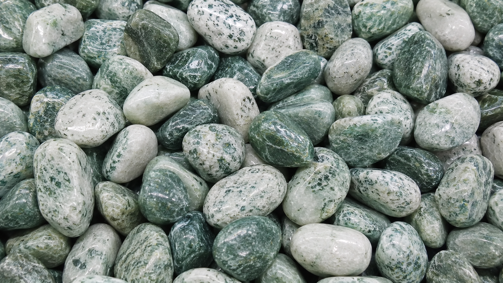 Quartz fuschite