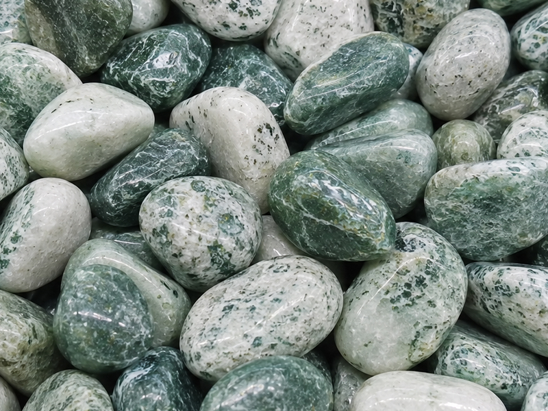 Quartz fuschite